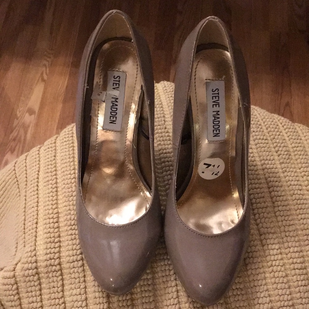 Shoes ( Steve Madden )